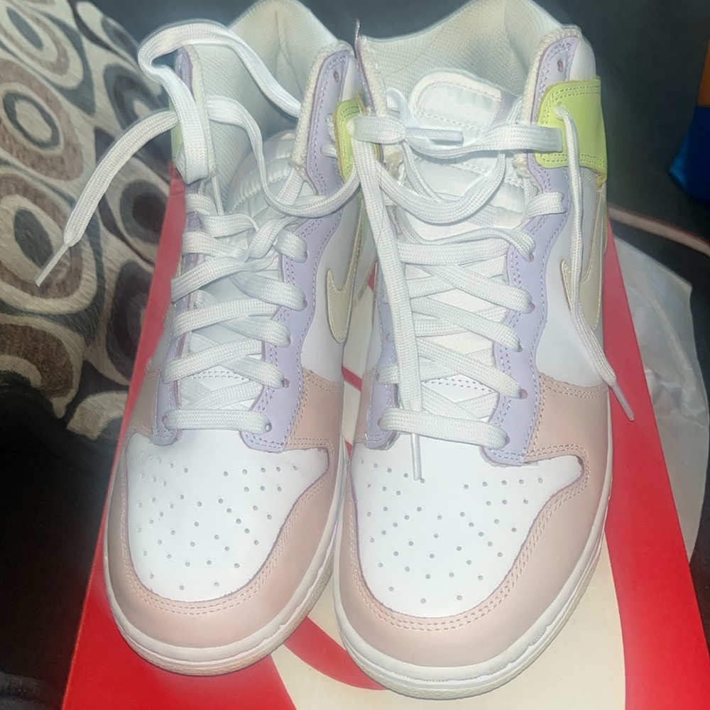 High top Nike dunks - Picture 2 of 2
